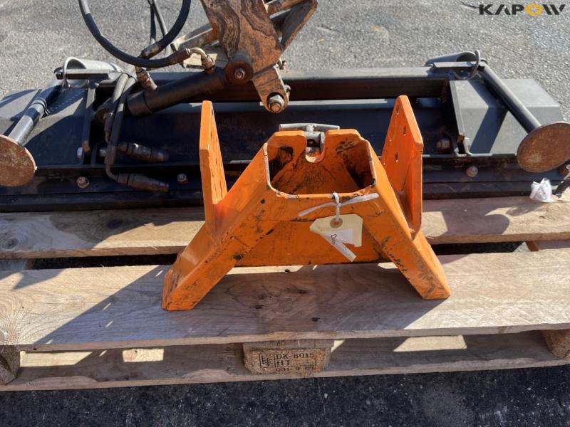 Scraper blade with bracket 10