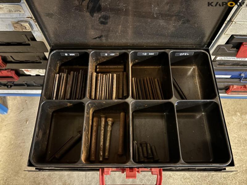 Drawer rack with miscellaneous items 32