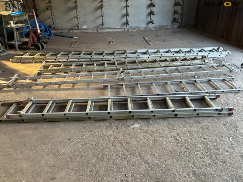 Extending ladder/roof ladder 2