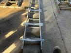Extending ladder/roof ladder 12