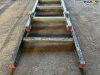 Extending ladder/roof ladder 19