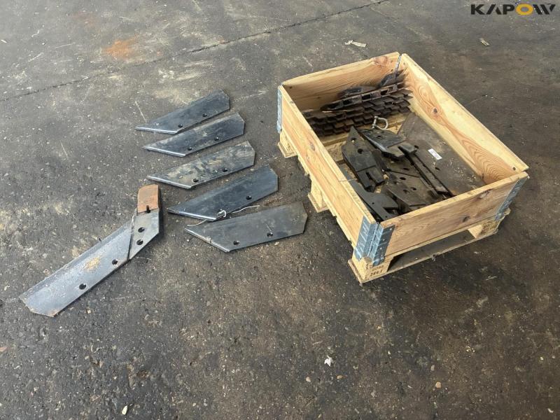 Wear parts for Kuhn plow 6