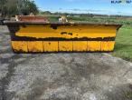 Snowplow hydraulically swiveling 2