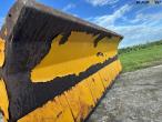 Snowplow hydraulically swiveling 13