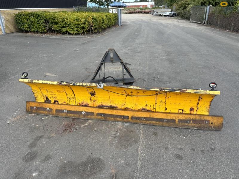 Snow plow with A-frame 2