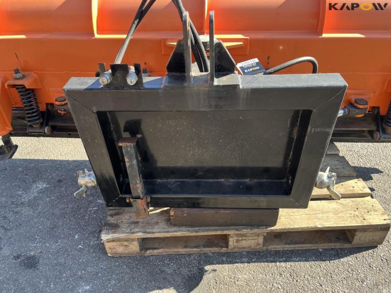 Snowplow with three-point hitch 11
