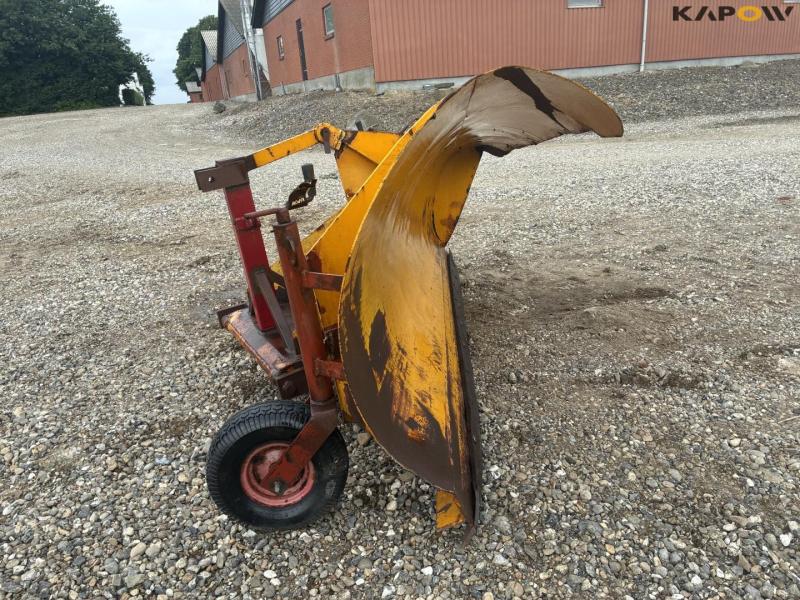 Snowplow with three-point hitch 2