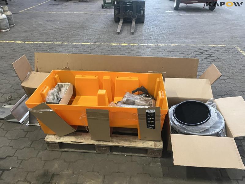 Column for hose reel and workshop equipment 4