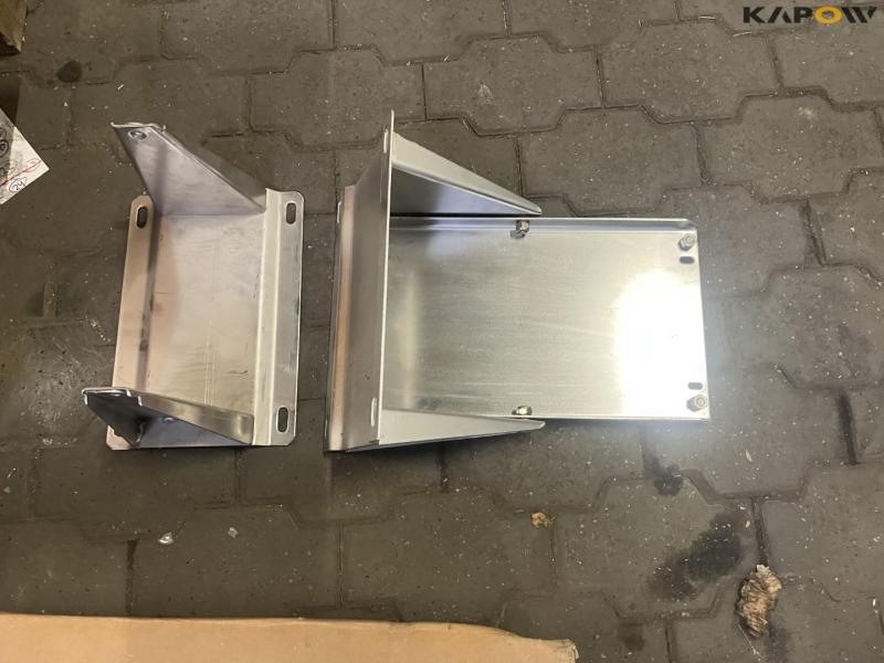 Column for hose reel and workshop equipment 13