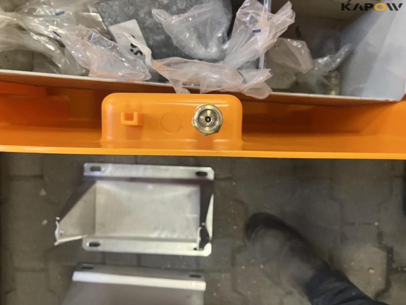 Column for hose reel and workshop equipment 16