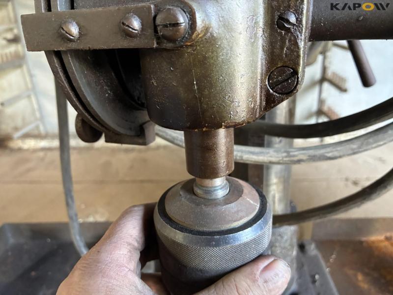 Column table machine with accessories and table 10