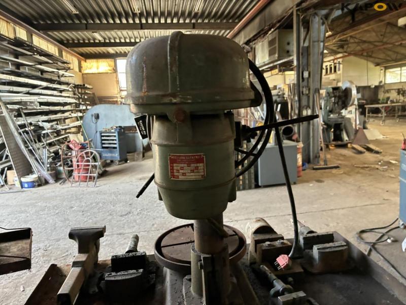 Column table machine with accessories and table 20