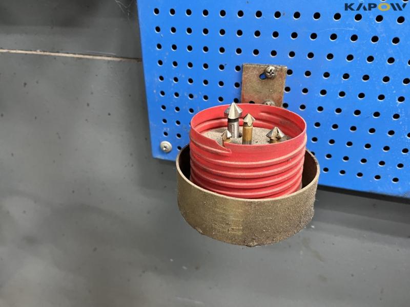 Pillar drilling machine with accessories 5