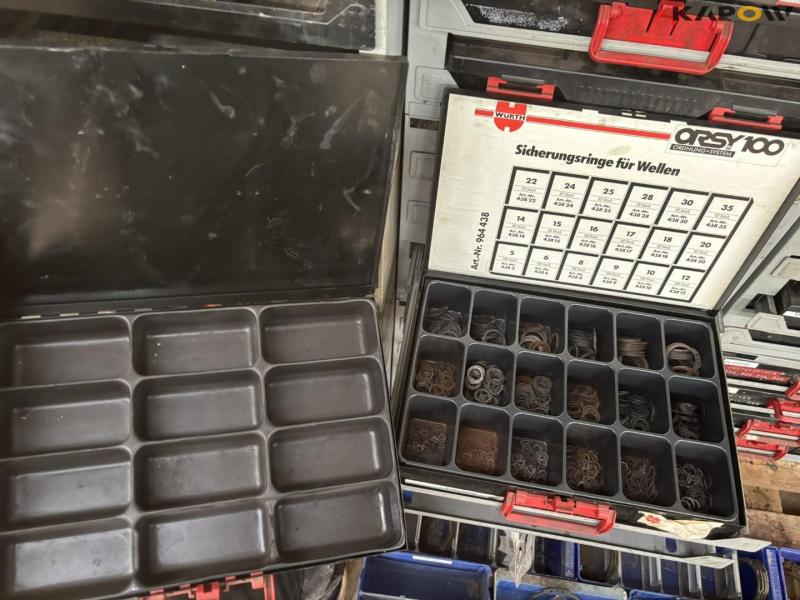 Assortment boxes with contents 30