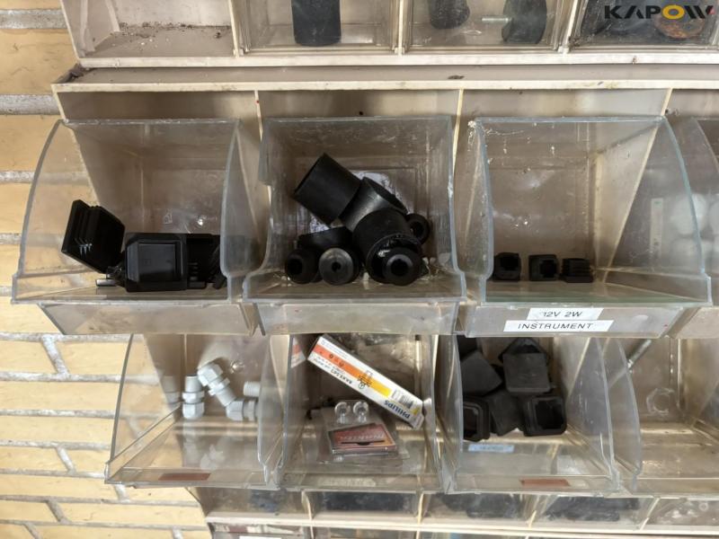 Assortment shelf with contents 8