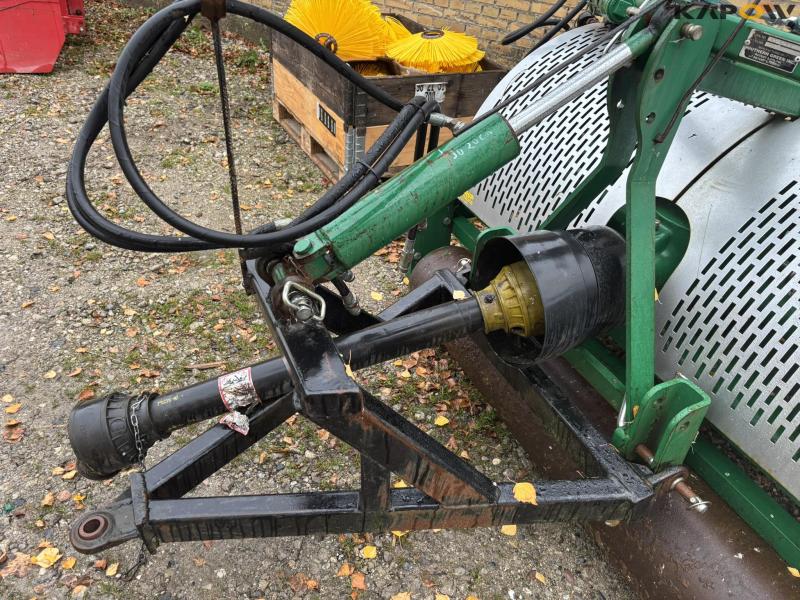 Southern Green vertical lawn aerator 9