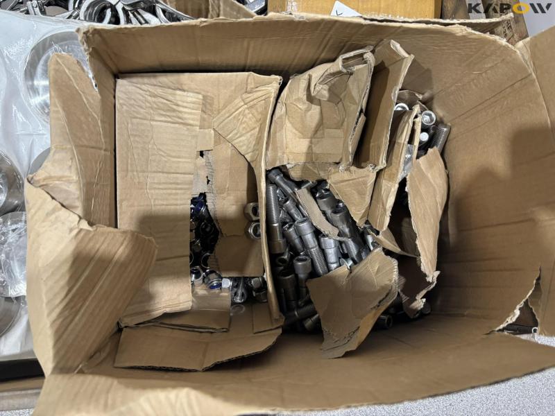 Straps and equipment 24