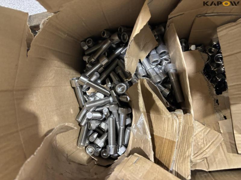 Straps and equipment 25