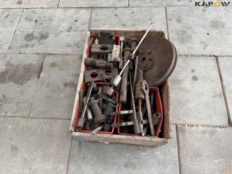 Special tools for Massey Ferguson 9