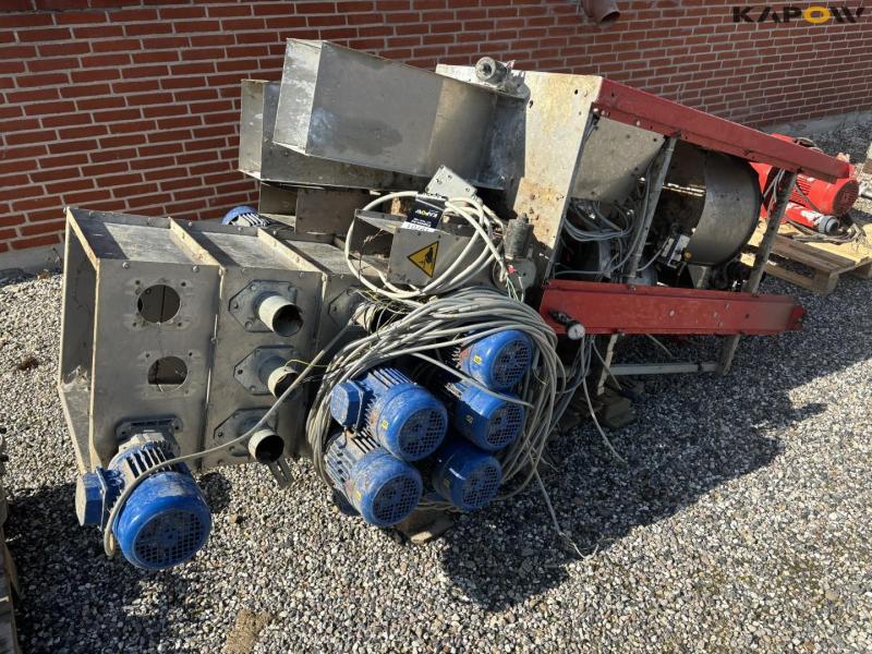 Spotmix feeding system 10