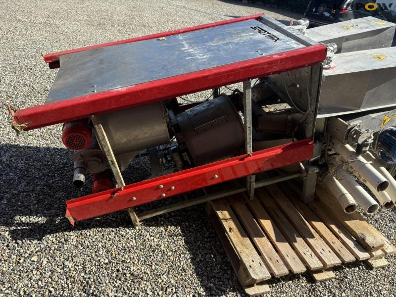 Spotmix feeding system 14