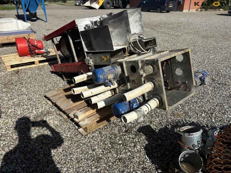 Spotmix feeding system 25