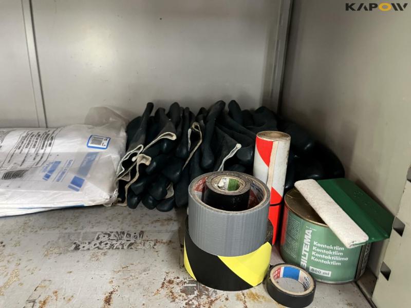 Spray cans and accessories 8