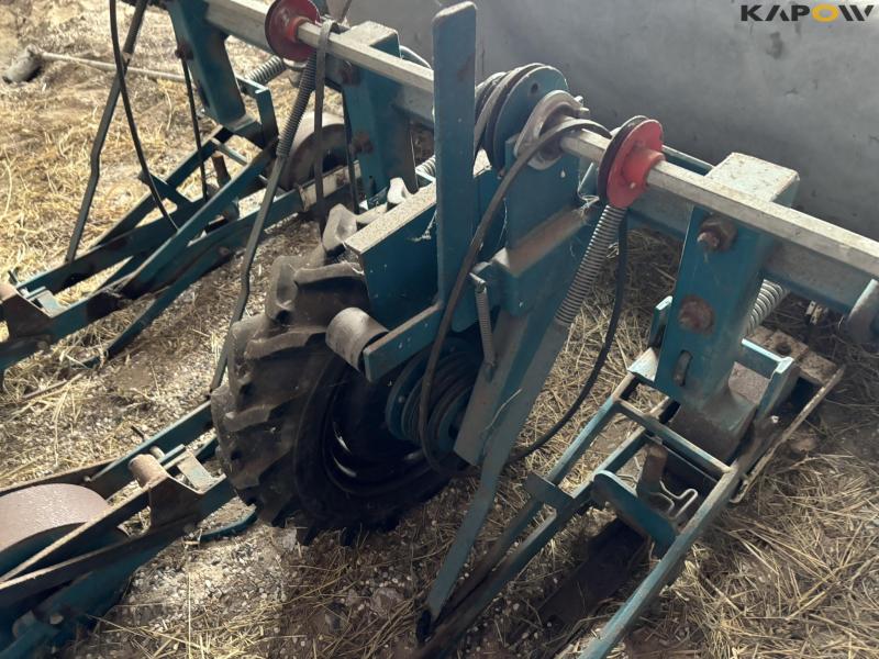 Stanhay MK II single grain seeder 7 rows 18