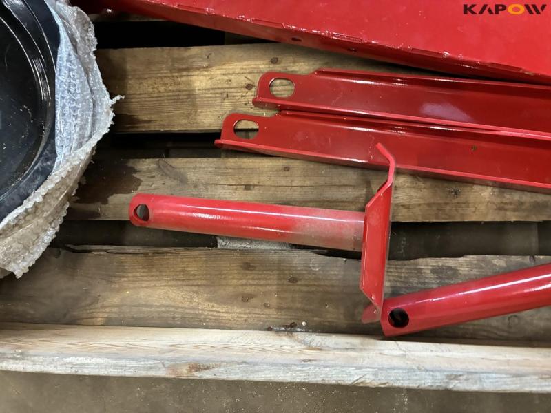 Stand for removing the feed on New Holland Fr. 13