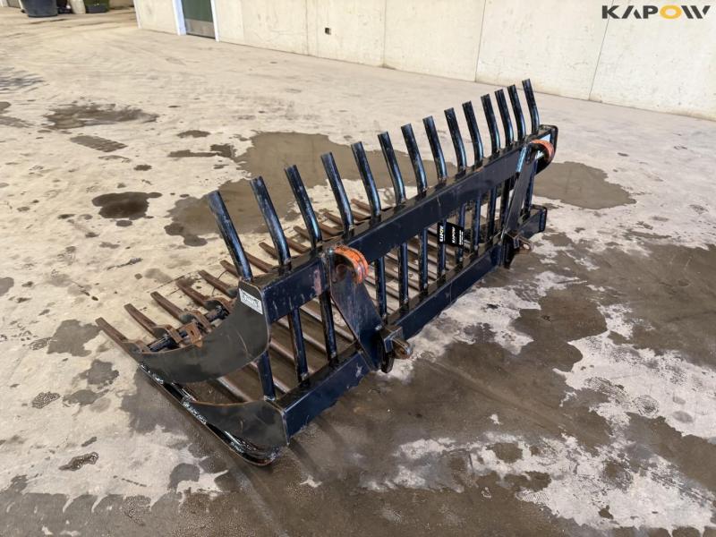 Rock grab with Euro hitch 7