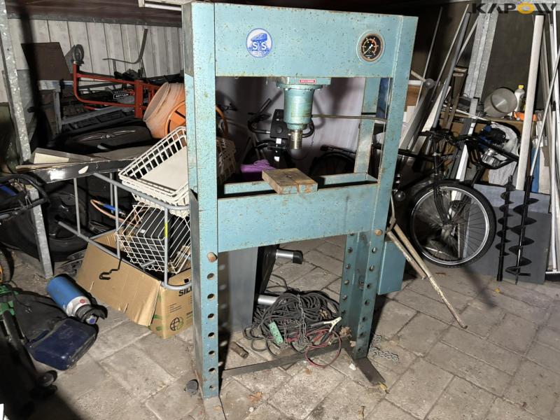 Stenhøj 25 ton presses 3