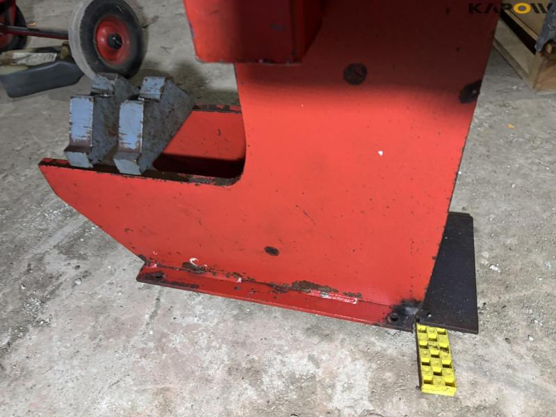 Stenhøj 25 ton presses 20