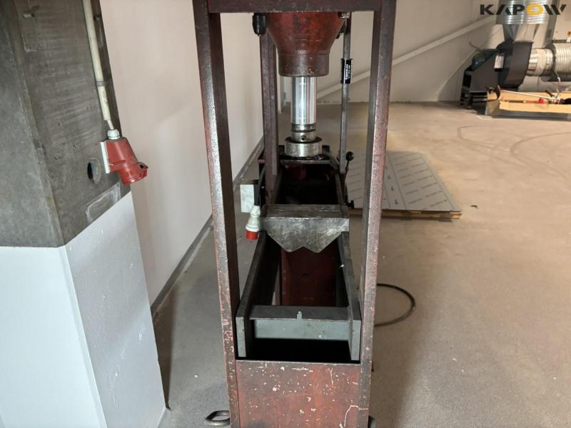 Stenhøj 40 electric press 12