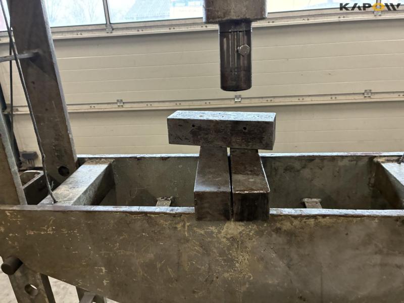 Stenhøj 40 ton presses 9