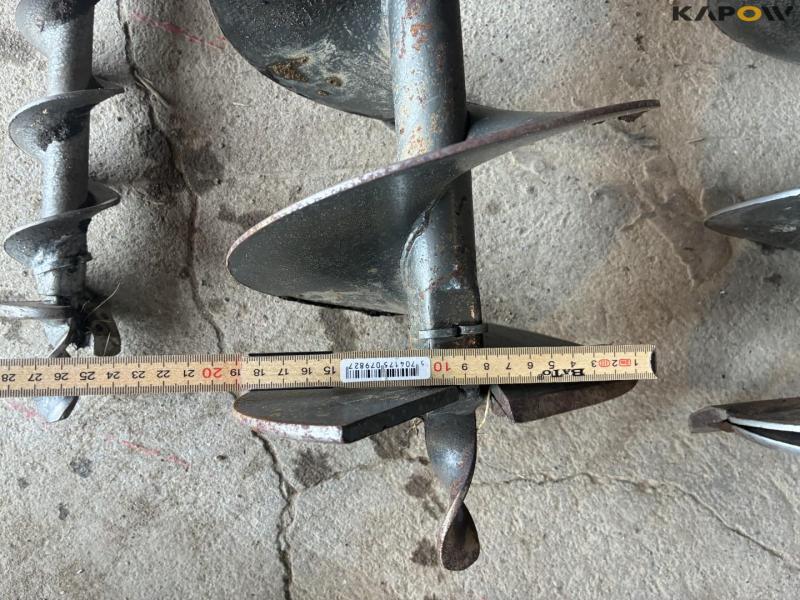 Stihl BT121 earth auger 16