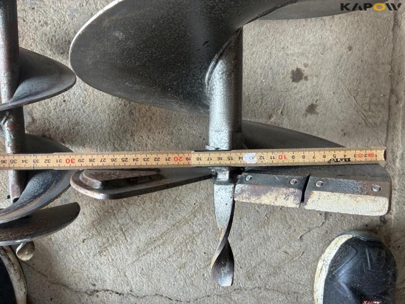 Stihl BT121 earth auger 18