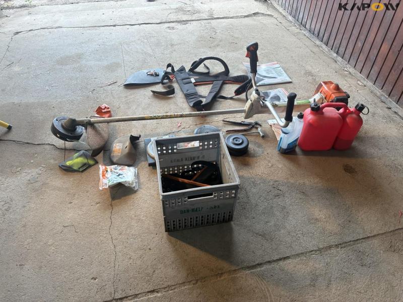 Stihl FS450 brushcutter with equipment 6