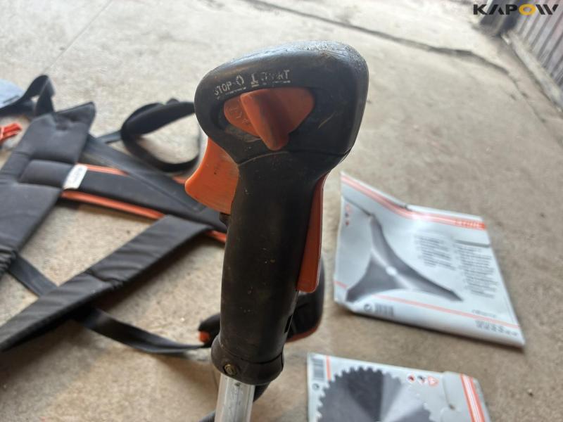 Stihl FS450 brushcutter with equipment 12