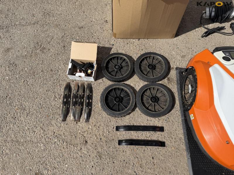 Stihl RMI 632 PC robotic lawnmower 3pcs. 28