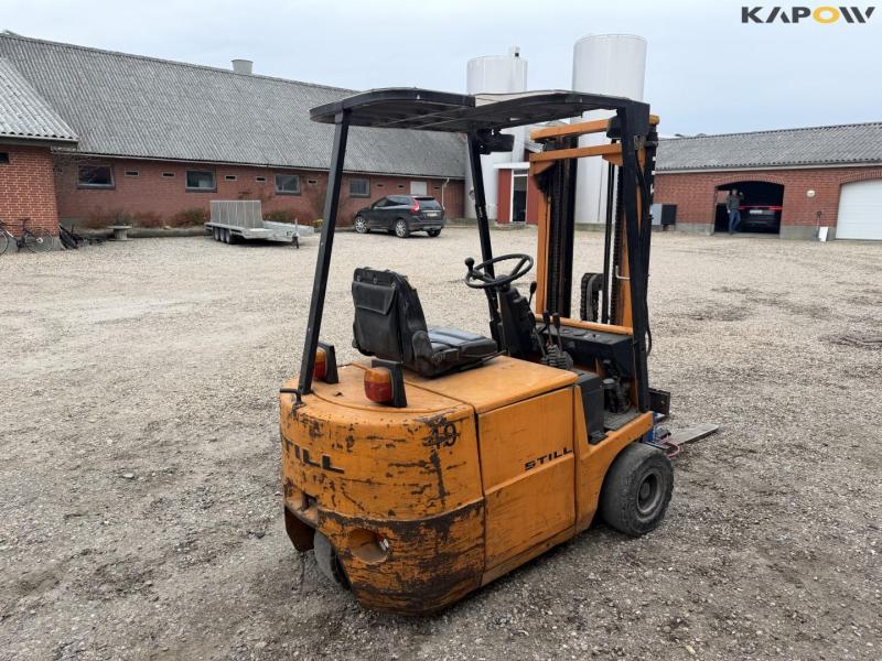 Still electric forklift 5