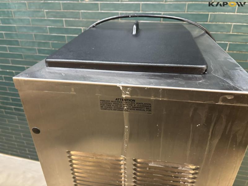 Stoelting milkshake machine 21