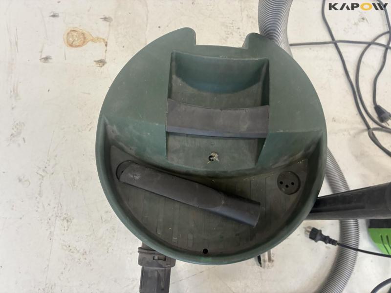 Vacuum cleaner and high-pressure cleaner 14