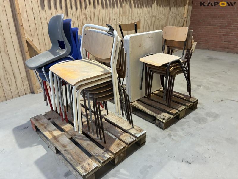 Chairs and a folding table 1