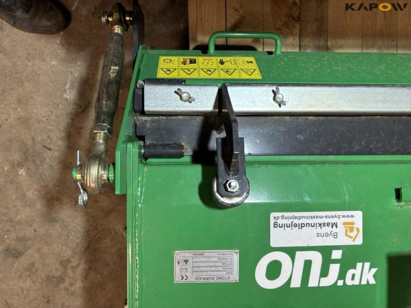 Stone Burrier SB-125 stone laying cutter 24