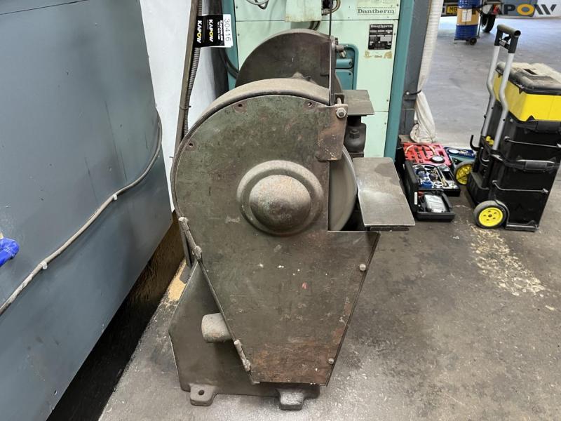 Large bench grinder 4