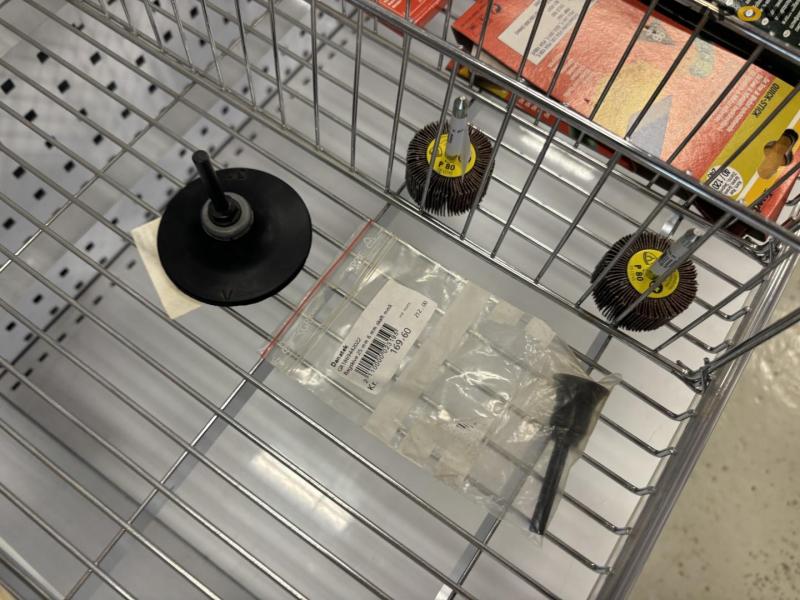 Large batch of drills, cutting discs and miscellaneous 40