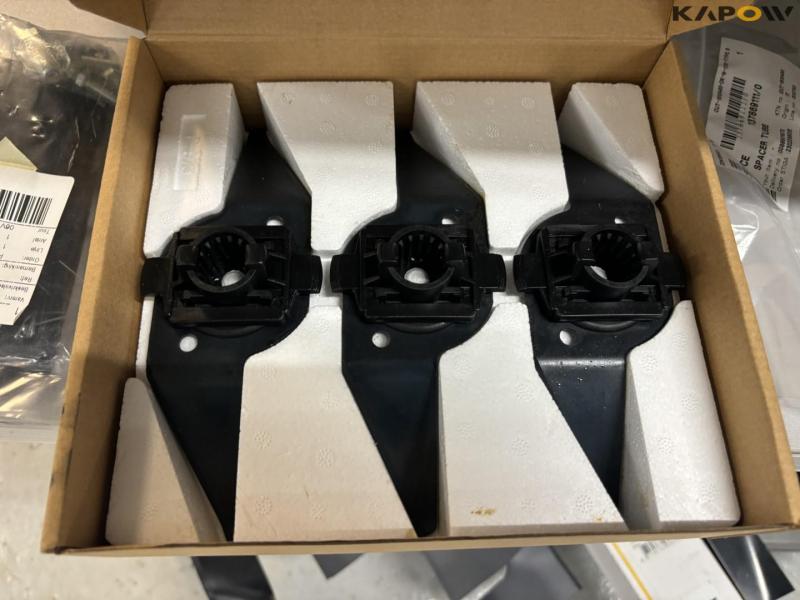 Large batch of lawn mower spare parts 32