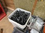 Large batch of screws 23