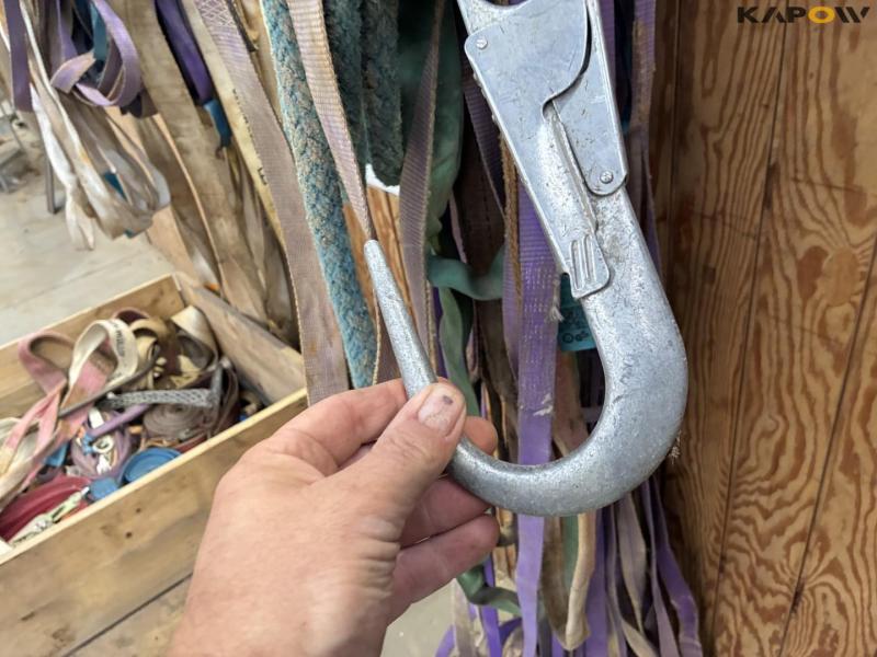 Straps/Lashings and ropes 10