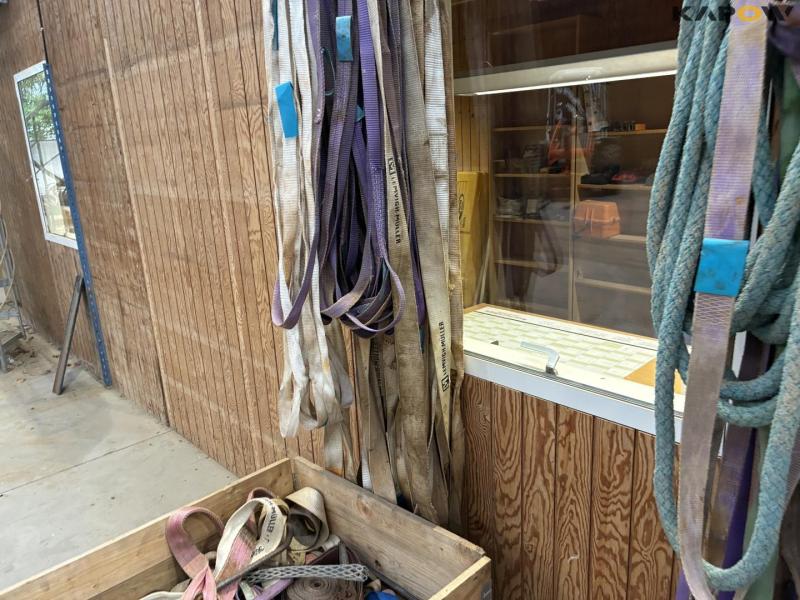 Straps/Lashings and ropes 17